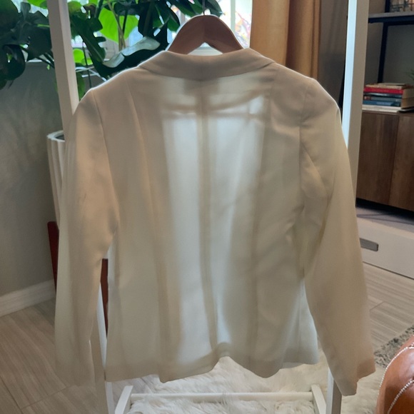 H&M Size 4 White Blazer - Picture 2 of 3